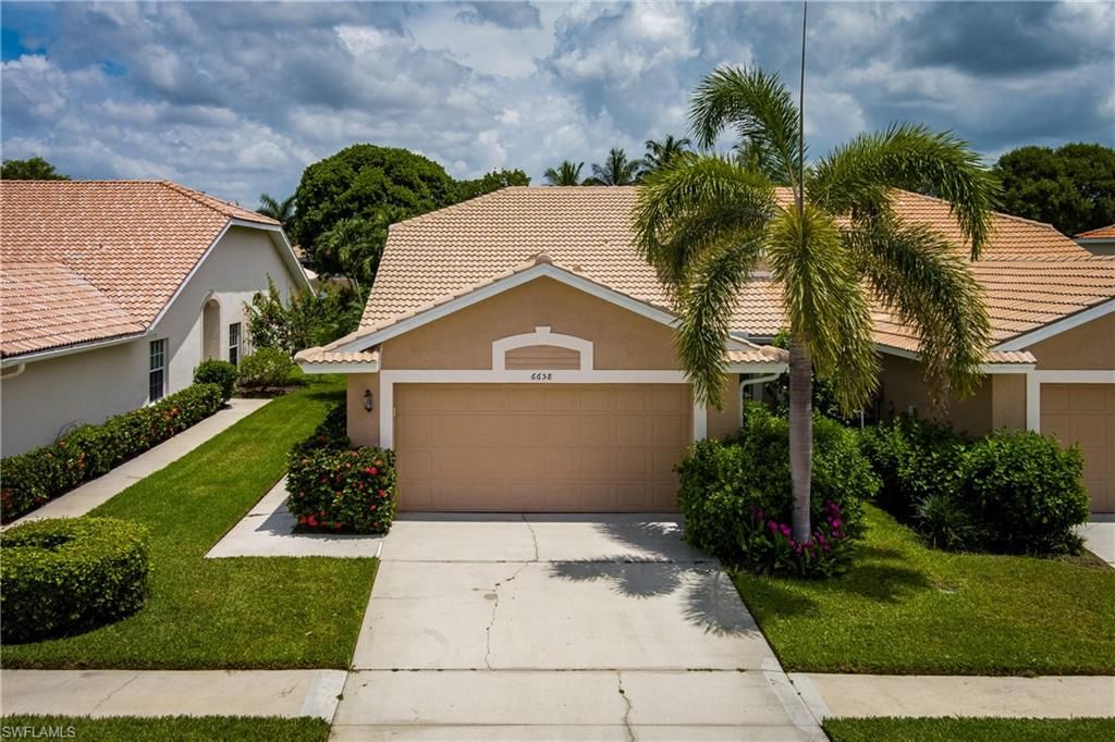 6658 Castlelawn PL 9, Naples, FL 34113