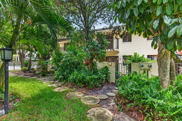 1330 NW 13th Street 12, Boca Raton, FL 33486