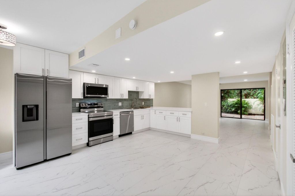 1330 NW 13th Street 12, Boca Raton, FL 33486