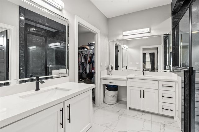 102 Prestwick Dr, Portland, TX 78374