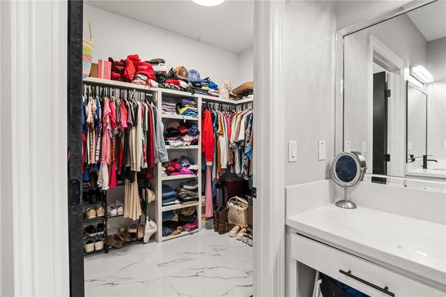 102 Prestwick Dr, Portland, TX 78374