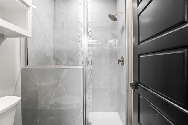 102 Prestwick Dr, Portland, TX 78374