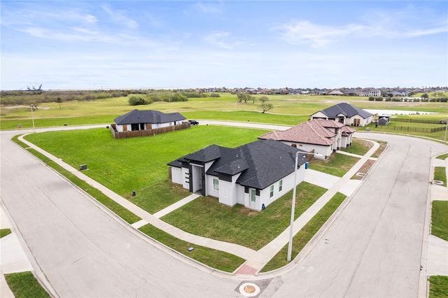 102 Prestwick Dr, Portland, TX 78374