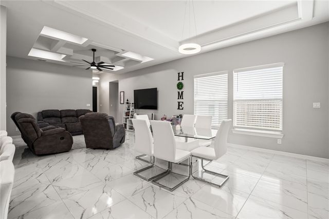 102 Prestwick Dr, Portland, TX 78374