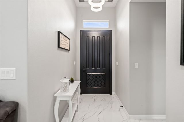 102 Prestwick Dr, Portland, TX 78374