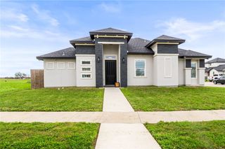 102 Prestwick Dr, Portland, TX 78374