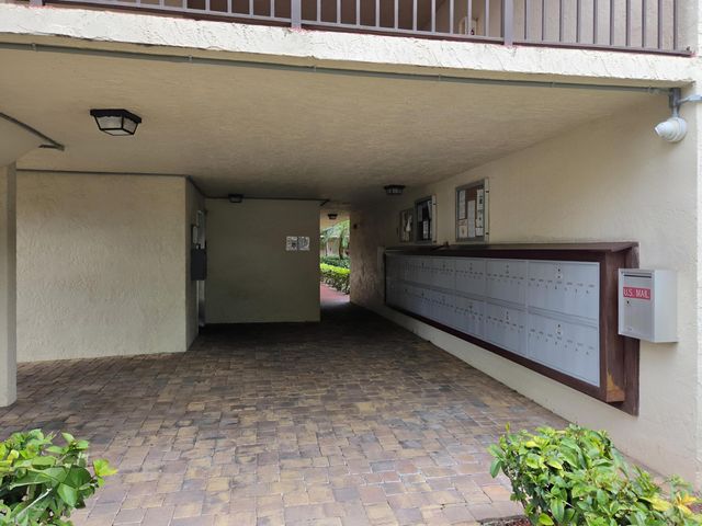 3253 Riverside Drive D-301, Coral Springs, FL 33065