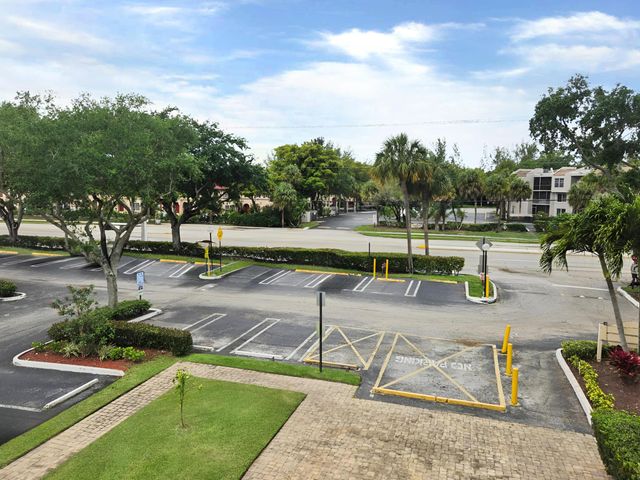 3253 Riverside Drive D-301, Coral Springs, FL 33065