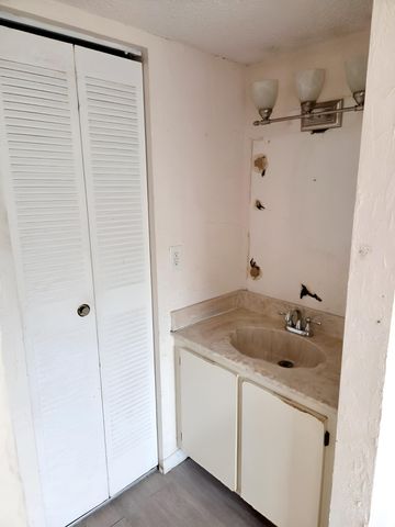 3253 Riverside Drive D-301, Coral Springs, FL 33065