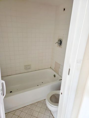 3253 Riverside Drive D-301, Coral Springs, FL 33065