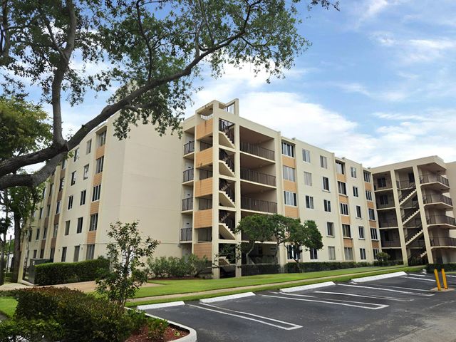 3253 Riverside Drive D-301, Coral Springs, FL 33065