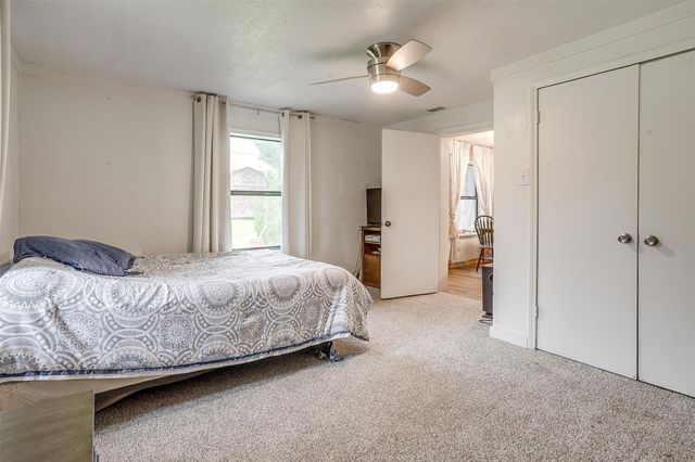 1308 N Anglin Street, Cleburne, TX 76031