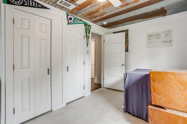 1308 N Anglin Street, Cleburne, TX 76031