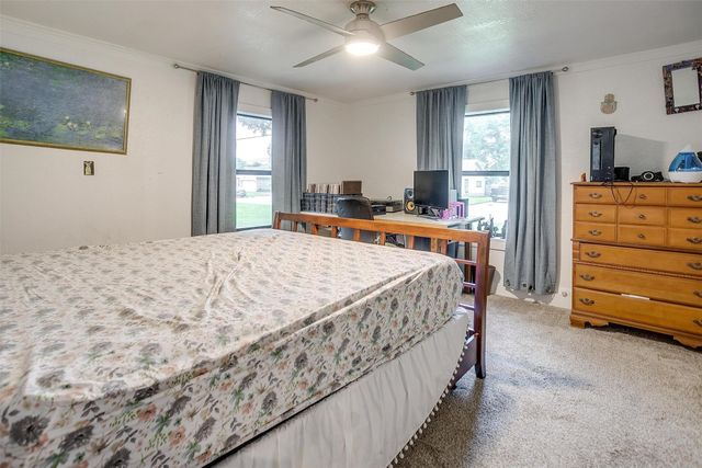 1308 N Anglin Street, Cleburne, TX 76031
