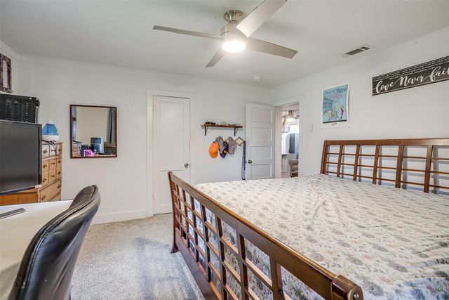 1308 N Anglin Street, Cleburne, TX 76031