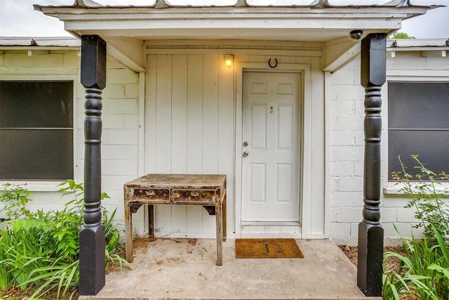 1308 N Anglin Street, Cleburne, TX 76031