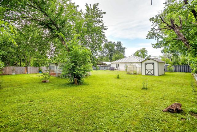1308 N Anglin Street, Cleburne, TX 76031