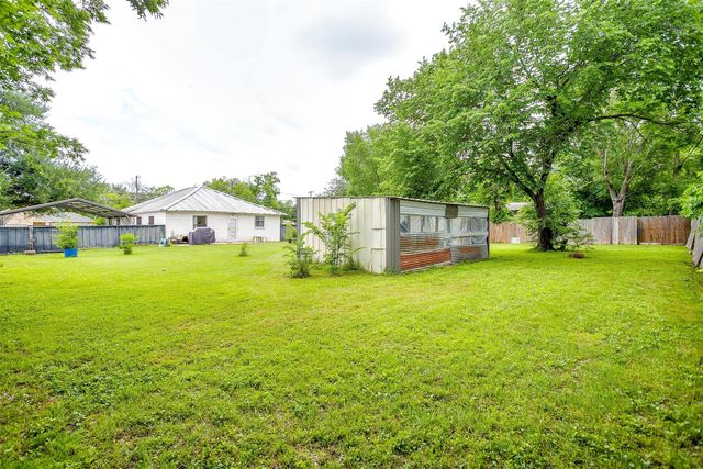 1308 N Anglin Street, Cleburne, TX 76031