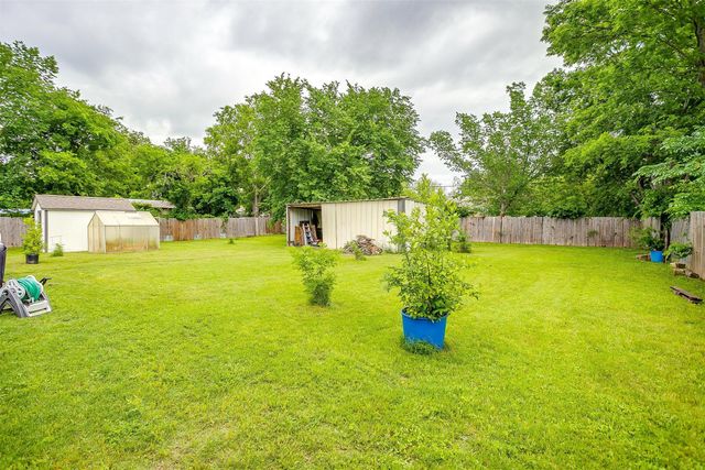 1308 N Anglin Street, Cleburne, TX 76031