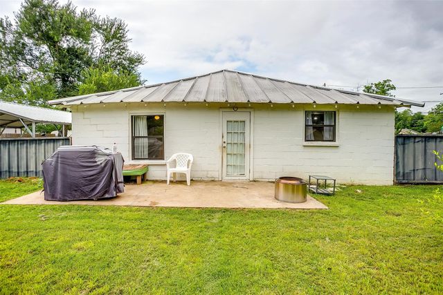1308 N Anglin Street, Cleburne, TX 76031