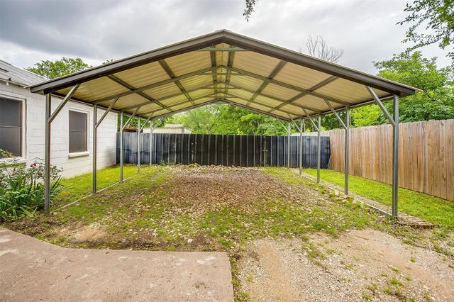 1308 N Anglin Street, Cleburne, TX 76031