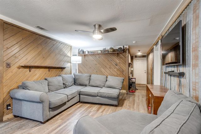 1308 N Anglin Street, Cleburne, TX 76031