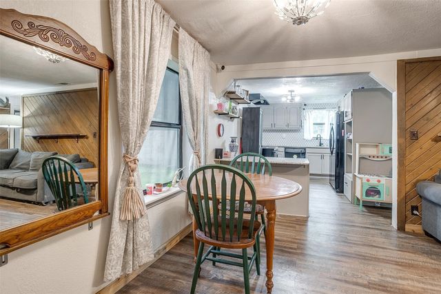 1308 N Anglin Street, Cleburne, TX 76031