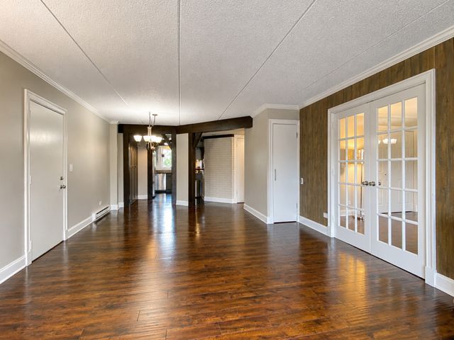 621 N Briar Hill Lane 4, Addison, IL 60101