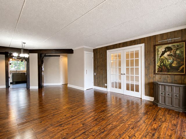 621 N Briar Hill Lane 4, Addison, IL 60101