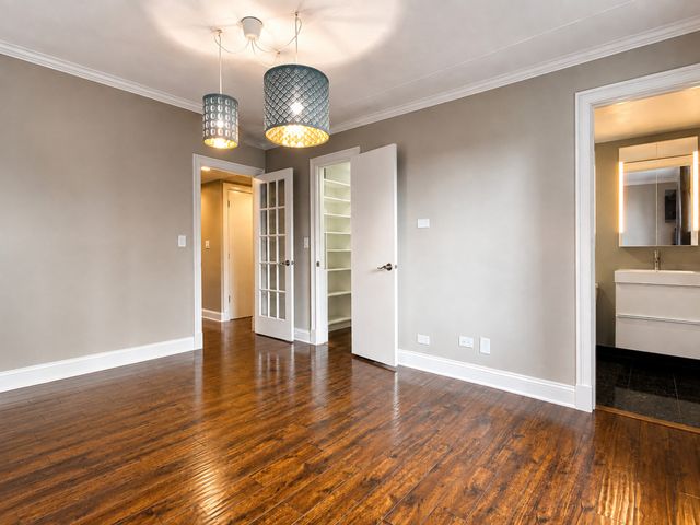 621 N Briar Hill Lane 4, Addison, IL 60101