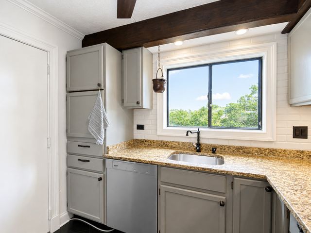 621 N Briar Hill Lane 4, Addison, IL 60101