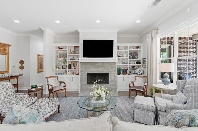 39 Belles Fleurs Circle, Little Rock, AR 72223