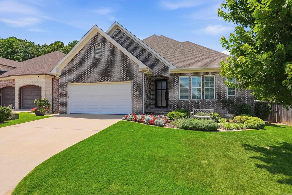 39 Belles Fleurs Circle, Little Rock, AR 72223