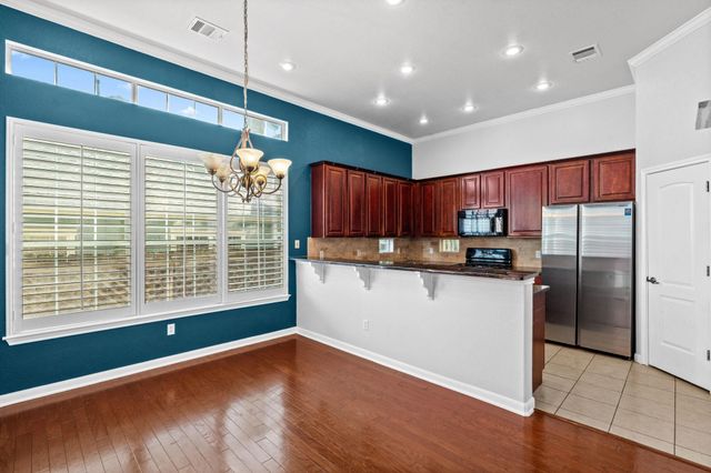 6704 Menchaca RD 42, Austin, TX 78745