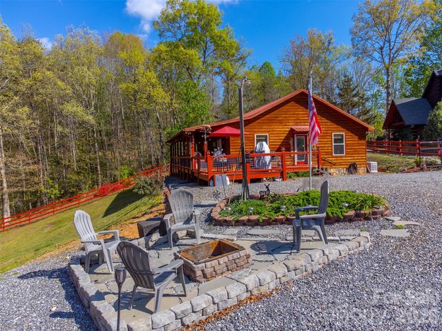 30 Sleepy Bear Ridge, Whittier, NC 28789
