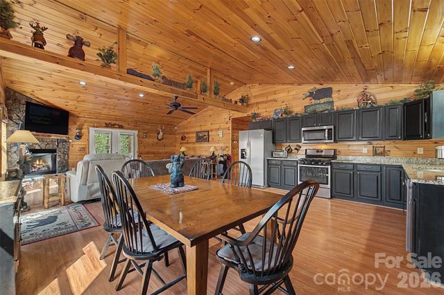 30 Sleepy Bear Ridge, Whittier, NC 28789