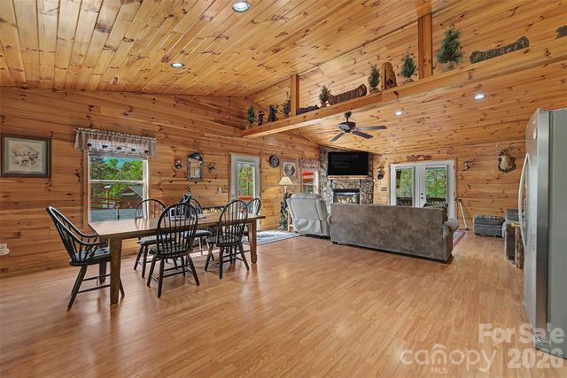30 Sleepy Bear Ridge, Whittier, NC 28789