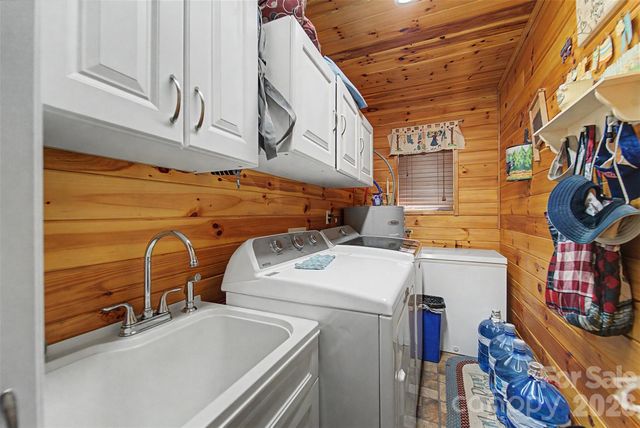 30 Sleepy Bear Ridge, Whittier, NC 28789