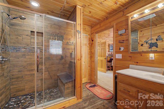 30 Sleepy Bear Ridge, Whittier, NC 28789