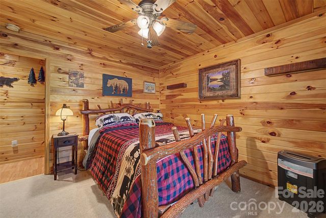 30 Sleepy Bear Ridge, Whittier, NC 28789