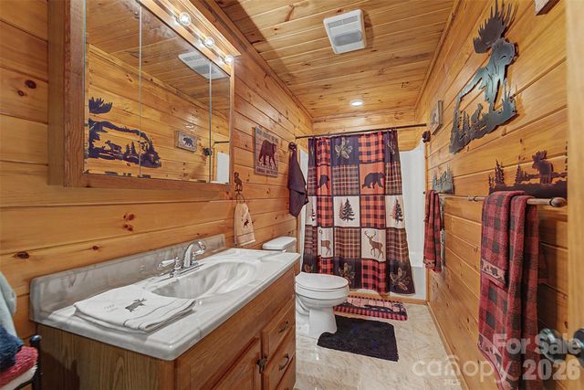30 Sleepy Bear Ridge, Whittier, NC 28789