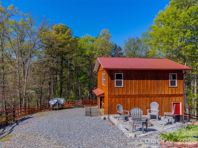 30 Sleepy Bear Ridge, Whittier, NC 28789