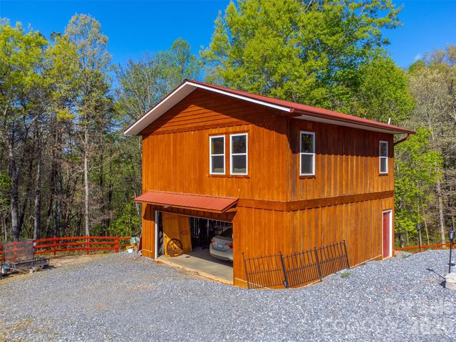 30 Sleepy Bear Ridge, Whittier, NC 28789
