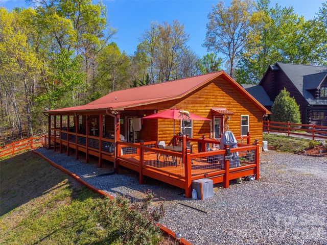 30 Sleepy Bear Ridge, Whittier, NC 28789