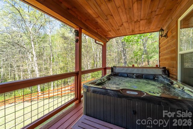 30 Sleepy Bear Ridge, Whittier, NC 28789