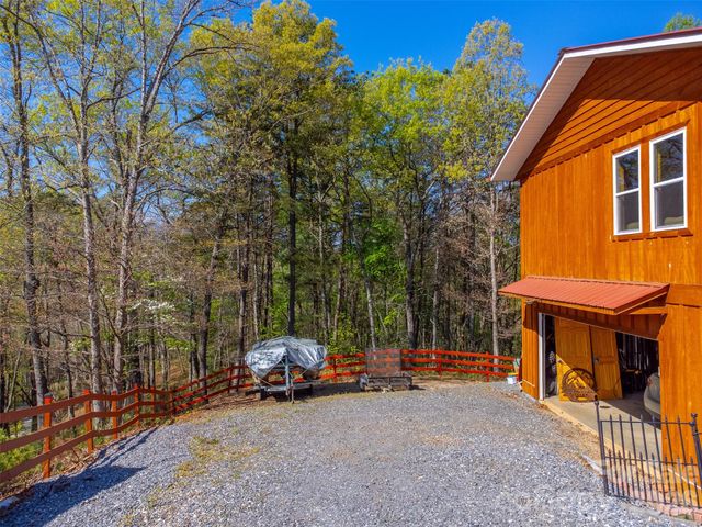 30 Sleepy Bear Ridge, Whittier, NC 28789