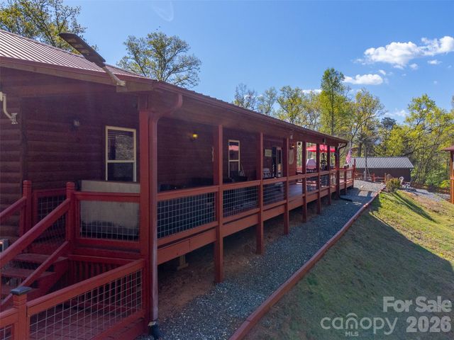30 Sleepy Bear Ridge, Whittier, NC 28789