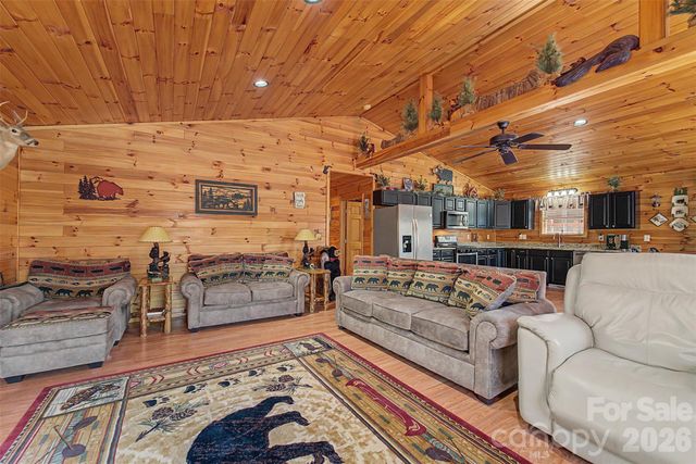 30 Sleepy Bear Ridge, Whittier, NC 28789