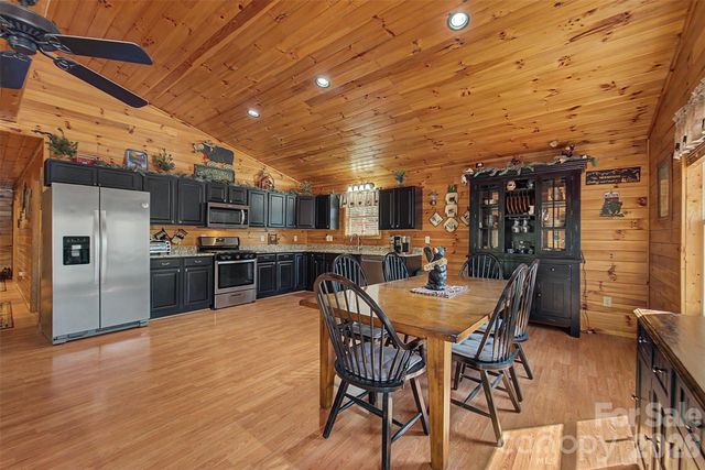 30 Sleepy Bear Ridge, Whittier, NC 28789