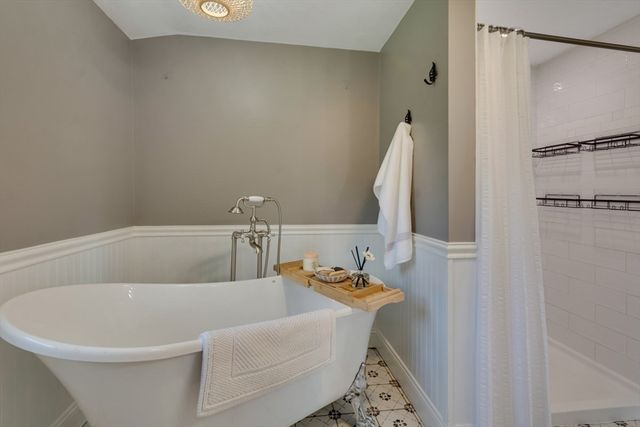 3 Walters Dr, Oxford, MA 01540